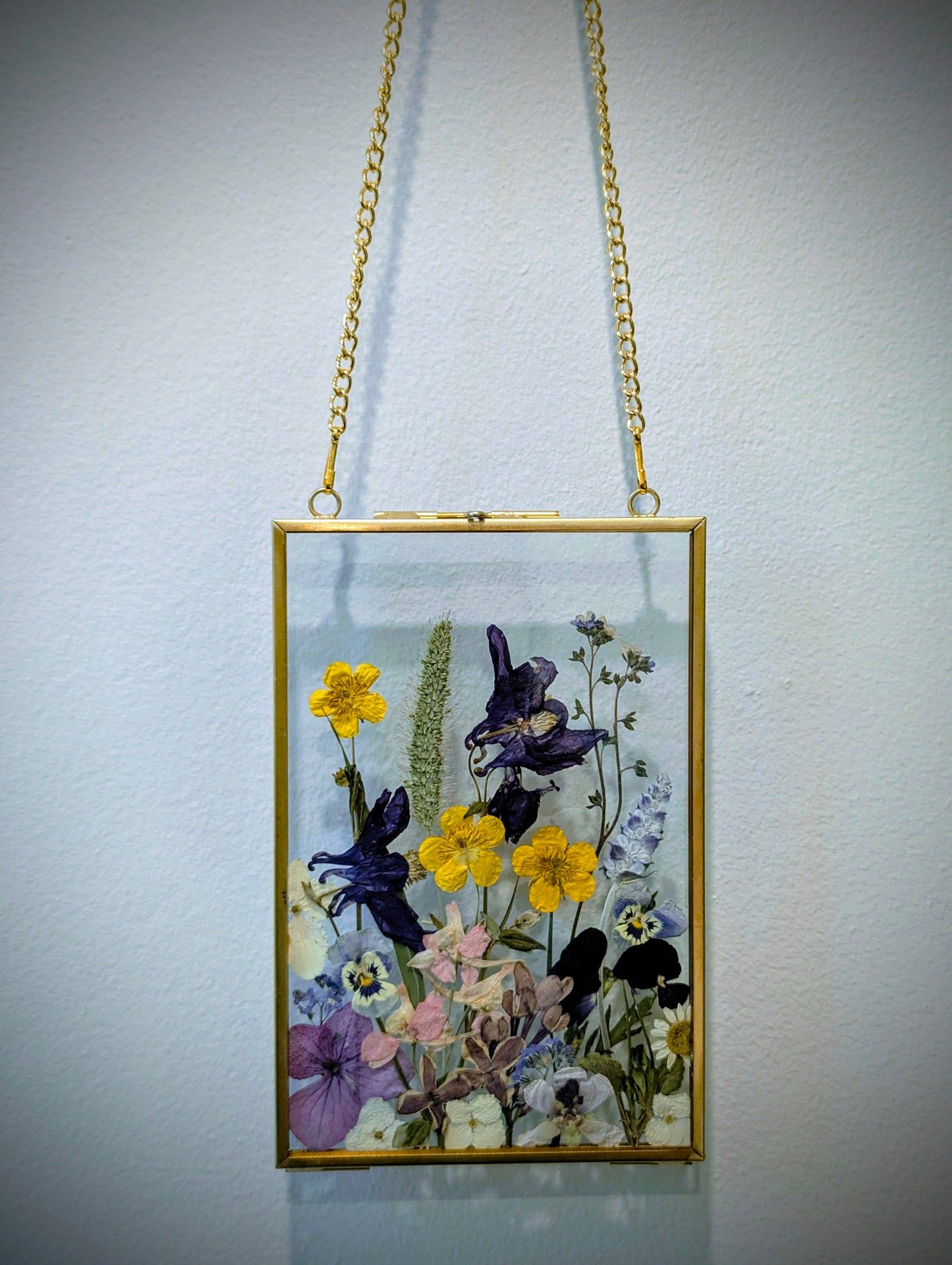4x6 floating frame with real pressed flowers