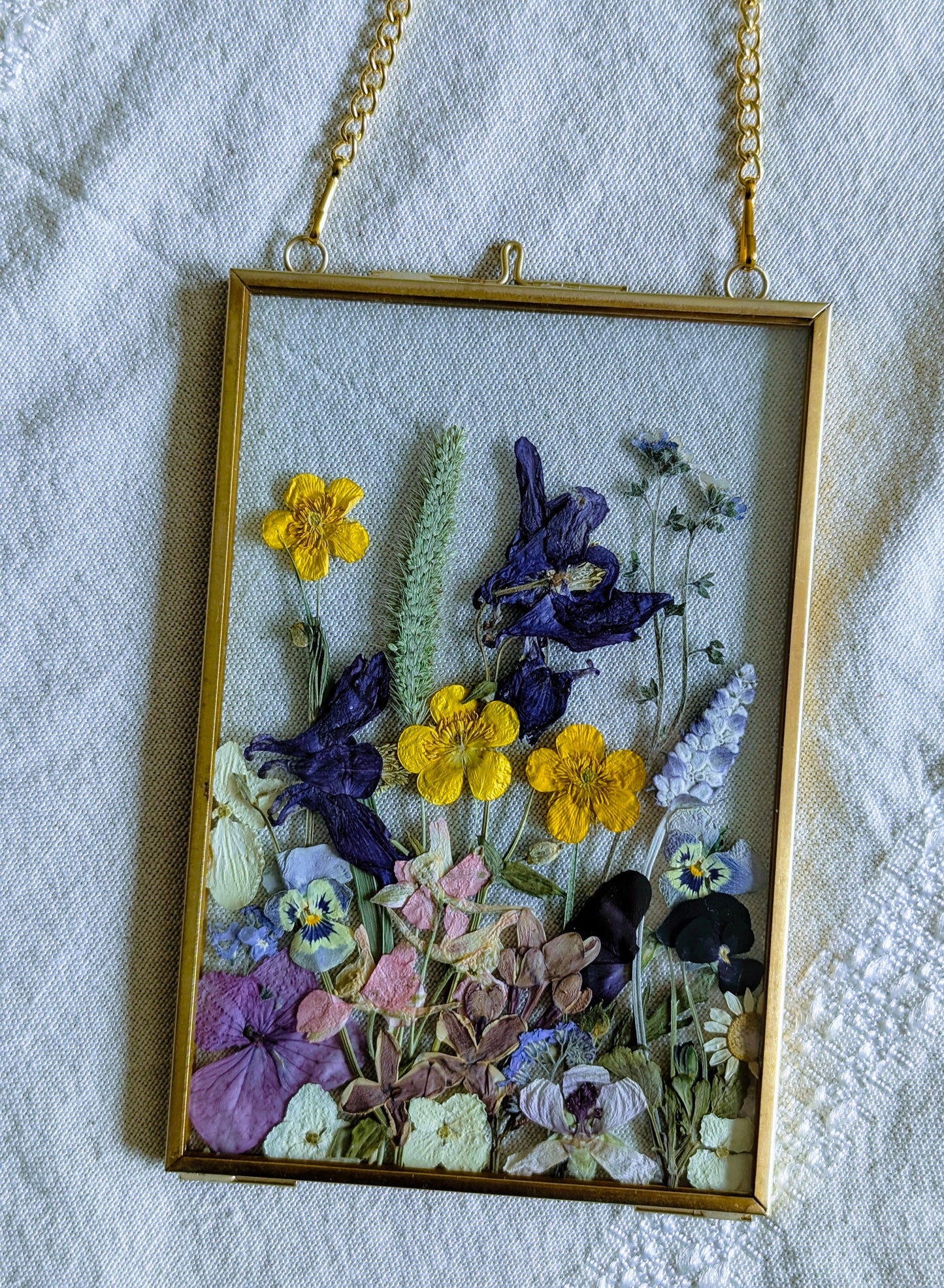 4x6 floating frame with real pressed flowers