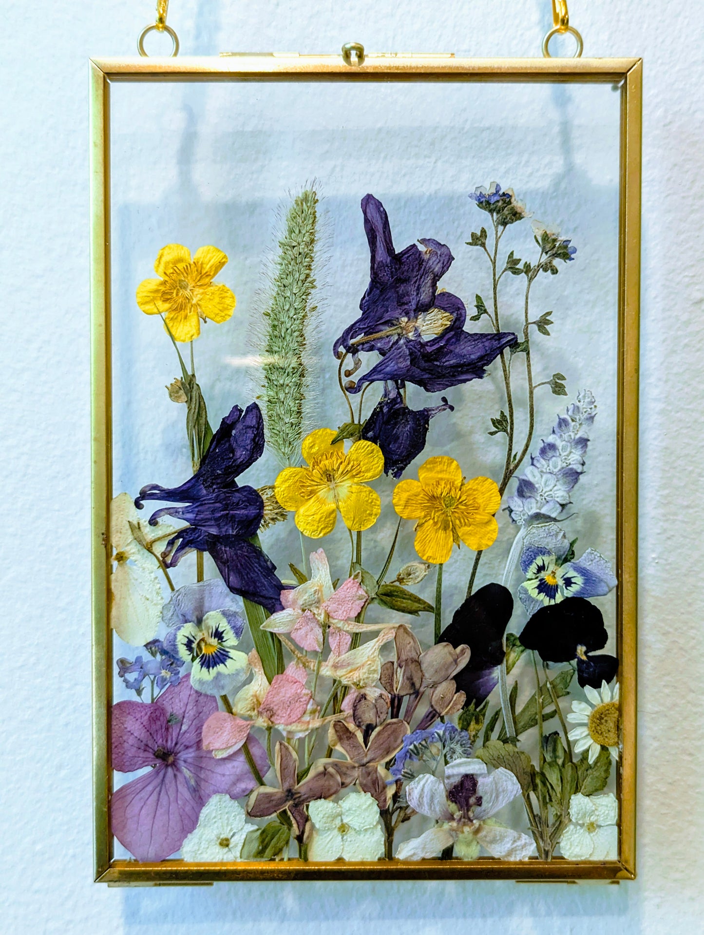 4x6 floating frame with real pressed flowers